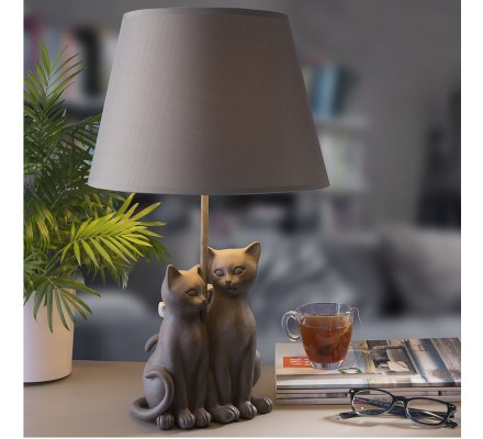 Lampe A Poser Chats Gris Avec Noeuds Abat Jour Coloris Taupe 1594 Lampe A Poser Chats Gris Avec Noeuds Abat Jour Coloris Taupe 1594