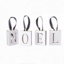 Lot de 4 sujets lettres "NOEL" à suspendre en bois blanc